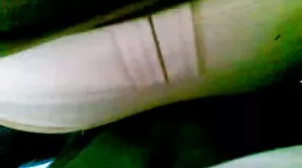 Японку з порно відео на красивими цицьками роздягли і віддали мудаку в гаражі