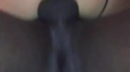 Лялечка спогли роздяглася і смокче хлопцеві порно відео юних в готелі перед двома камерами